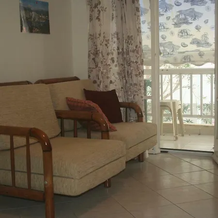 1bd 10m From The Beach Lejlighed